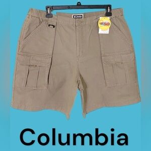 Columbia-NWT Men’s size 40 CLIFF LAKES II
CARGO SHORT- elastic waist, 6 pockets